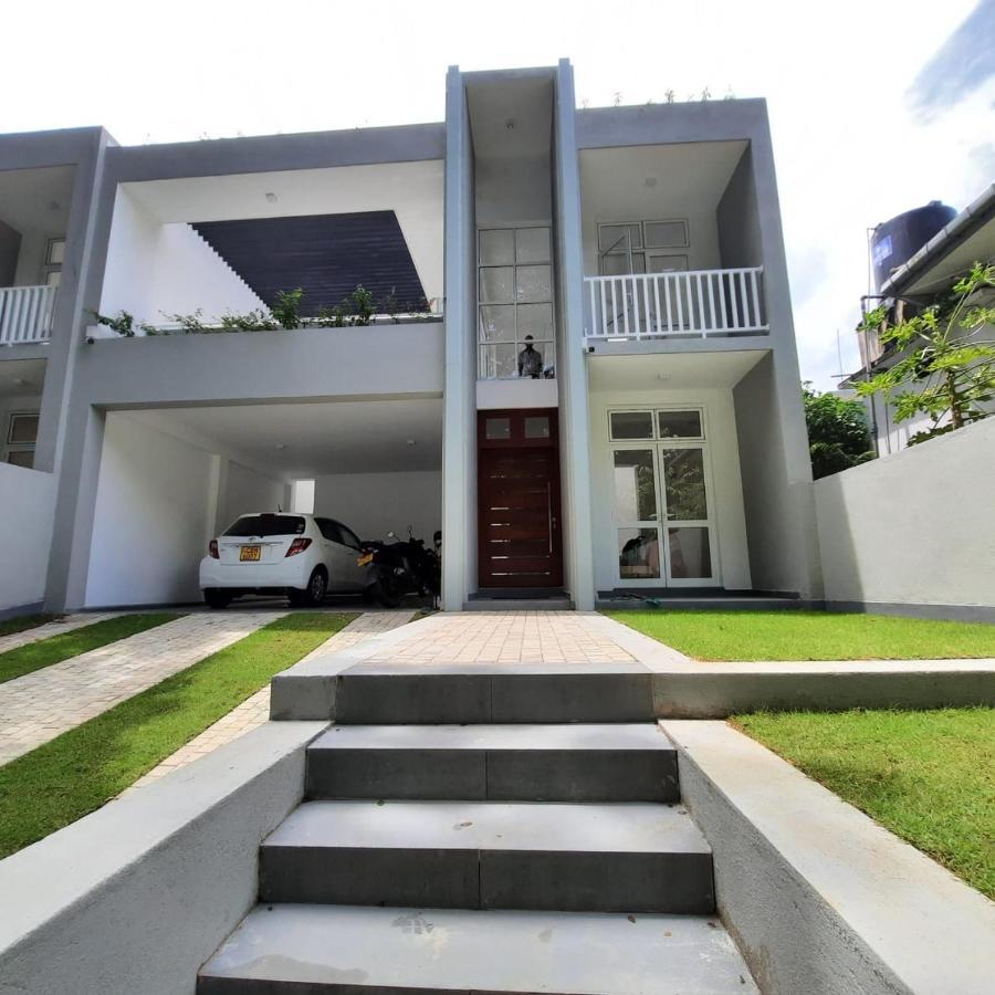 Oesis - Stylish Villa Steps From Historic Galle Fort Buitenkant foto
