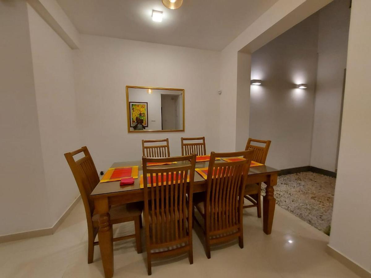 Oesis - Stylish Villa Steps From Historic Galle Fort Buitenkant foto