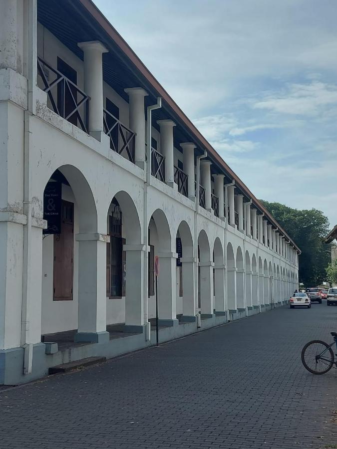 Oesis - Stylish Villa Steps From Historic Galle Fort Buitenkant foto