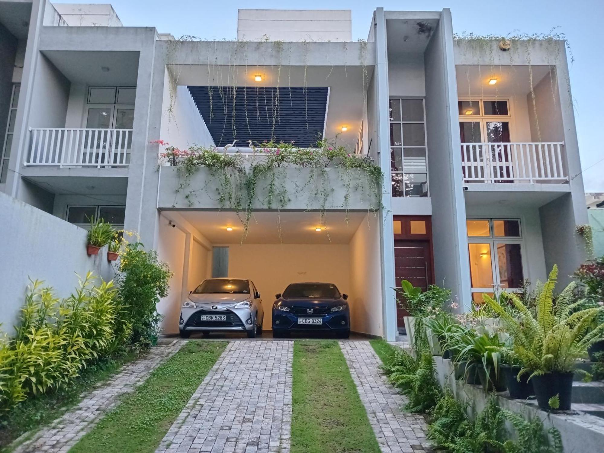 Oesis - Stylish Villa Steps From Historic Galle Fort Buitenkant foto