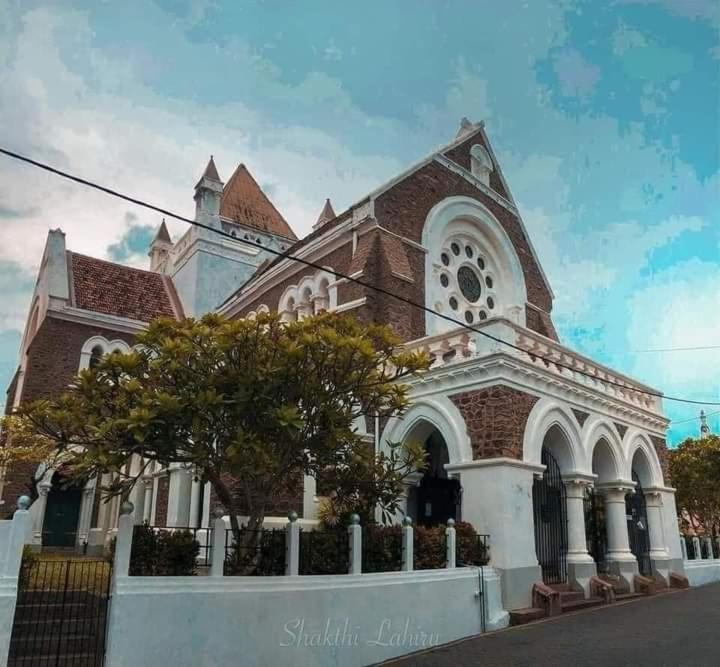 Oesis - Stylish Villa Steps From Historic Galle Fort Buitenkant foto