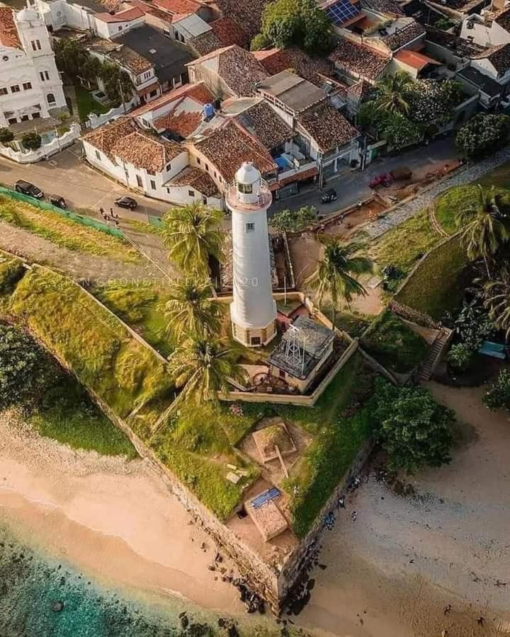 Oesis - Stylish Villa Steps From Historic Galle Fort Buitenkant foto